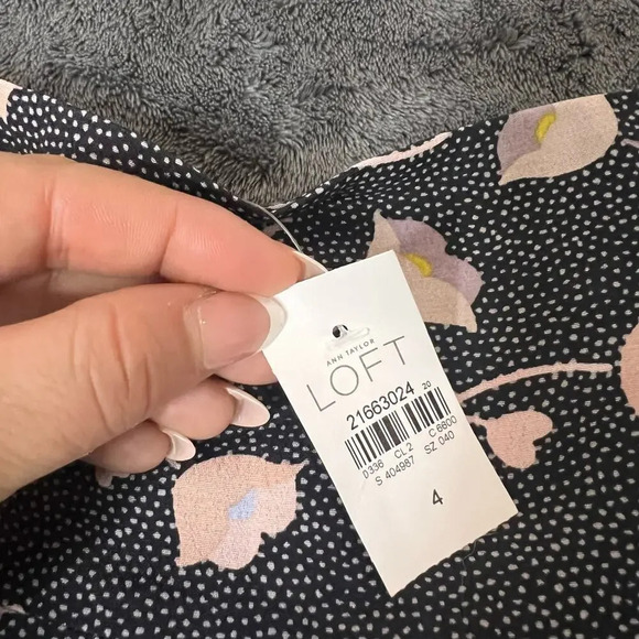 NWT LOFT Women's Floral Faux Wrap Ruffle Mini Skirt Black Pink Size‎ 4 - Picture 3 of 4